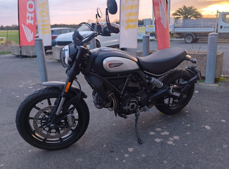 Ducati 800 scrambler - ROYAN