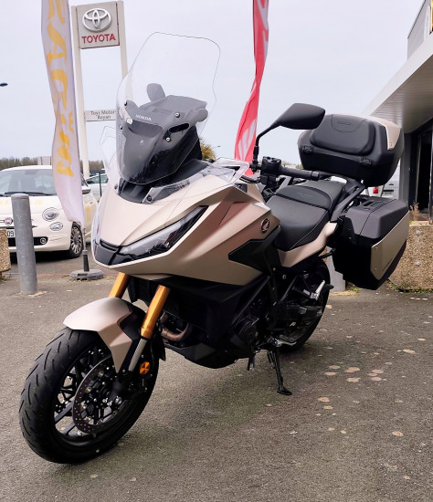 Honda NT 1100 DCT Suspensions électroniques - ROYAN