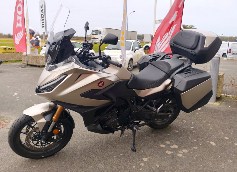 Honda NT 1100 DCT Suspensions électroniques - ROYAN