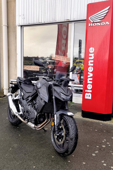 Honda CB750 Hornet - ROYAN