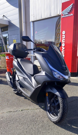 PCX 125 DELUX AVEC TOP CASE - ROYAN