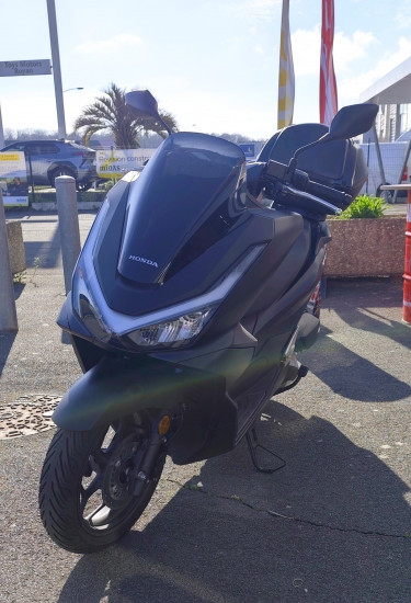 PCX 125 DELUX AVEC TOP CASE - ROYAN