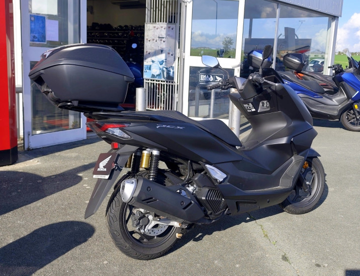PCX 125 DELUX AVEC TOP CASE - ROYAN