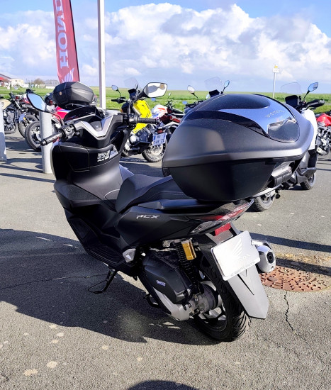 PCX 125 DELUX AVEC TOP CASE - ROYAN