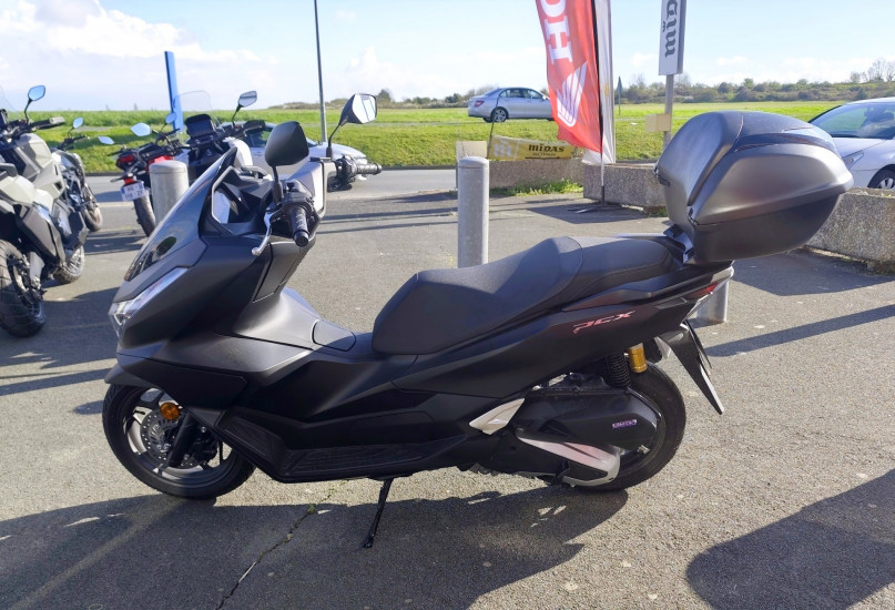 PCX 125 DELUX AVEC TOP CASE - ROYAN