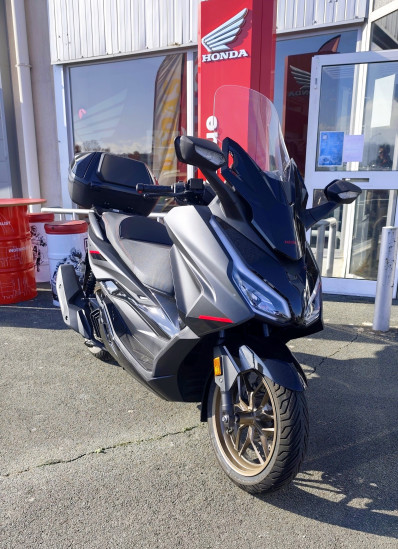 FORZA 125 TOP BOX SPECIAL EDITION - ROYAN