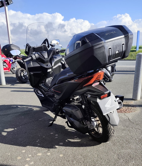 FORZA 125 TOP BOX SPECIAL EDITION - ROYAN