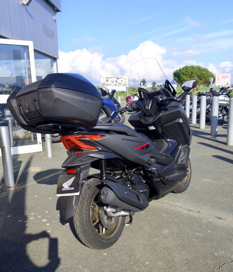 FORZA 125 TOP BOX SPECIAL EDITION - ROYAN