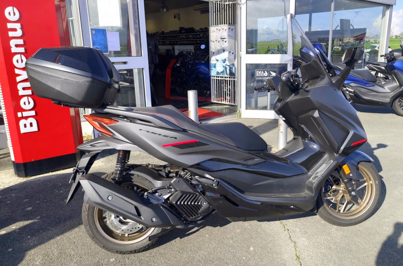 FORZA 125 TOP BOX SPECIAL EDITION - ROYAN